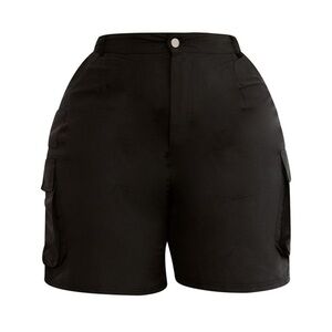 Pretty Little Thing Plus Black Pocket Front Cargo Shorts in size 30